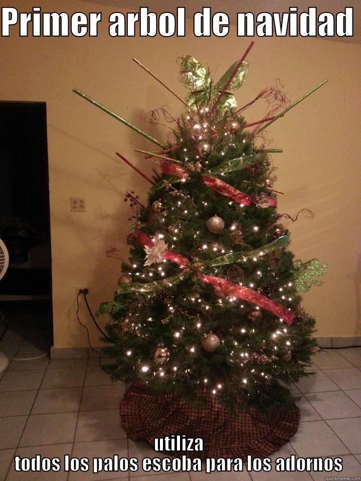 PRIMER ARBOL DE NAVIDAD  UTILIZA TODOS LOS PALOS ESCOBA PARA LOS ADORNOS Misc