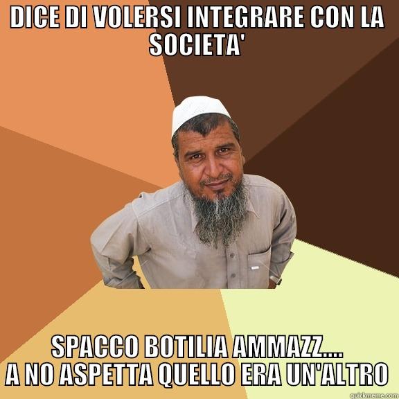 DICE DI VOLERSI INTEGRARE CON LA SOCIETA' SPACCO BOTILIA AMMAZZ.... A NO ASPETTA QUELLO ERA UN'ALTRO Ordinary Muslim Man