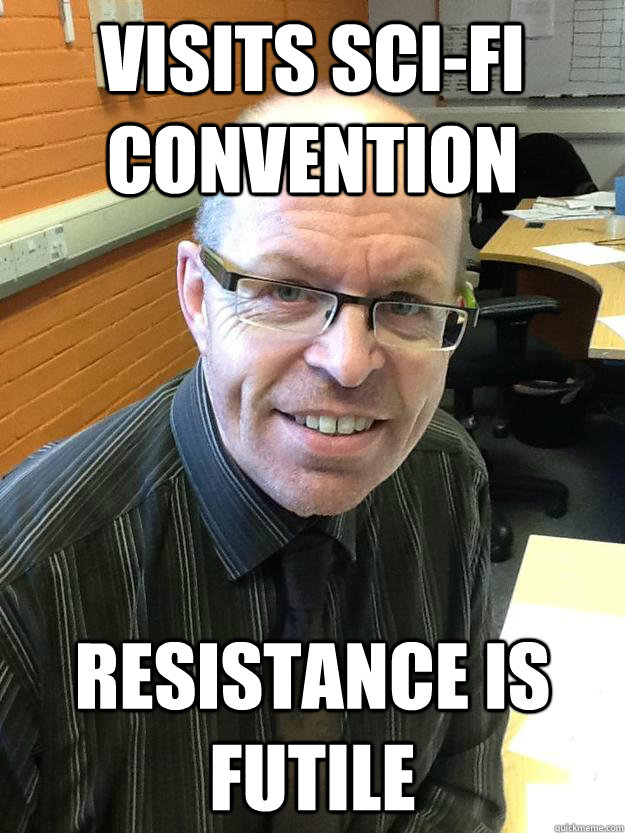 VISITS SCI-FI CONVENTION RESISTANCE IS FUTILE - VISITS SCI-FI CONVENTION RESISTANCE IS FUTILE  Strangely Seductive Simon